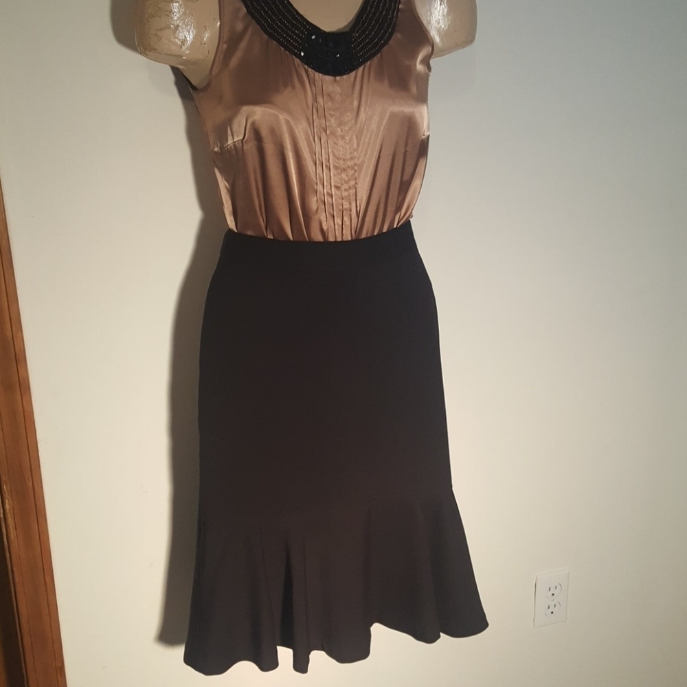 Cute and flirty black Rafaella Skirt